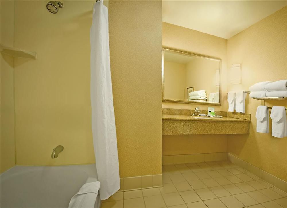 Ac Downtown Hotel