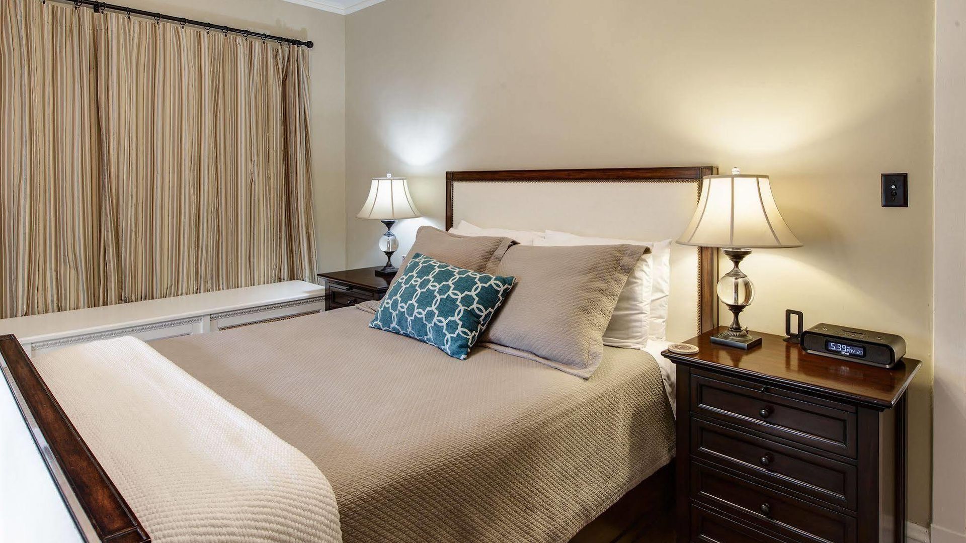 Lang House B&B - Chicago Bed & Breakfast