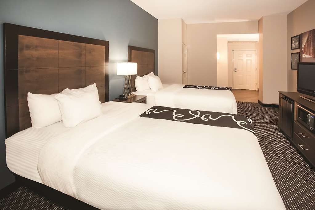 Hotel La Quinta & By Wyndham Downtown 3*