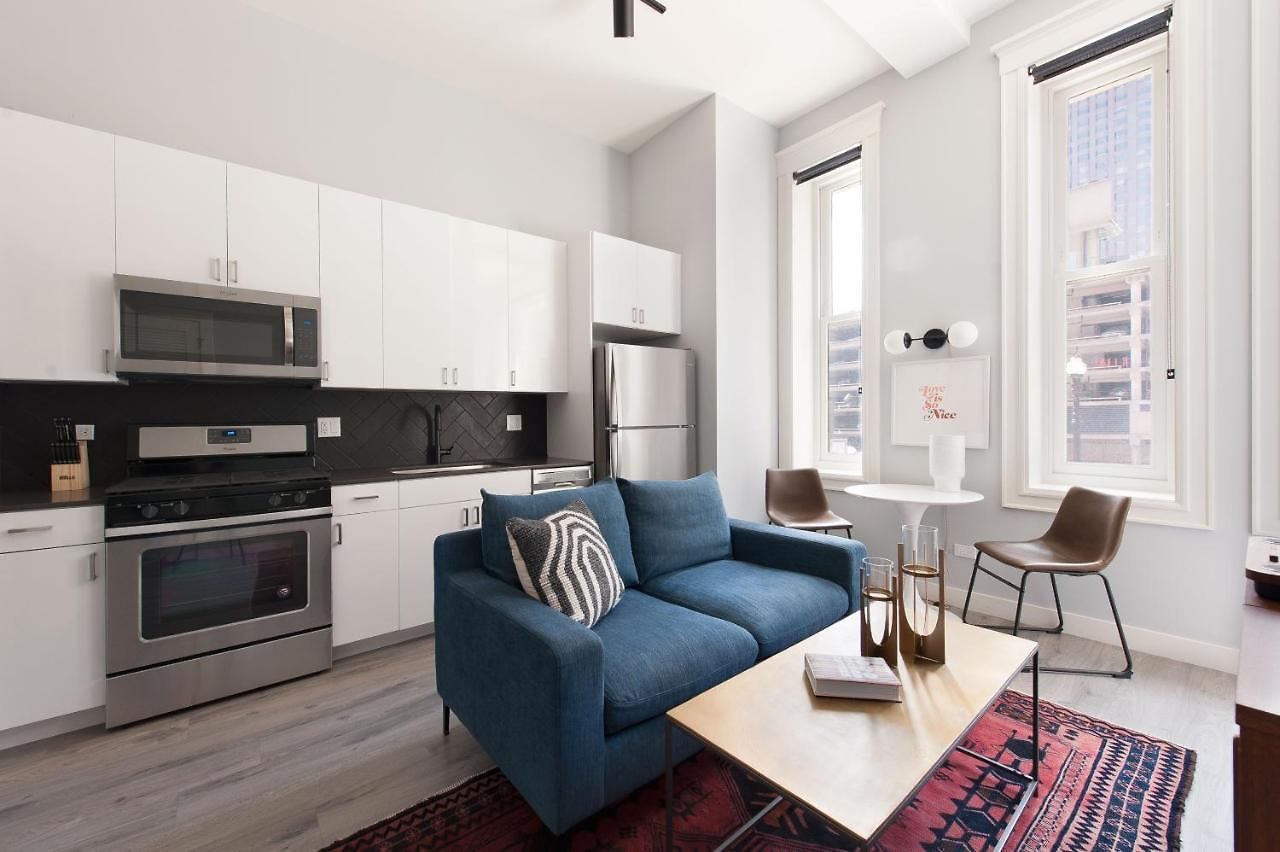 Aparthotel The Plymouth Luxury Suites By Sonder Chicago