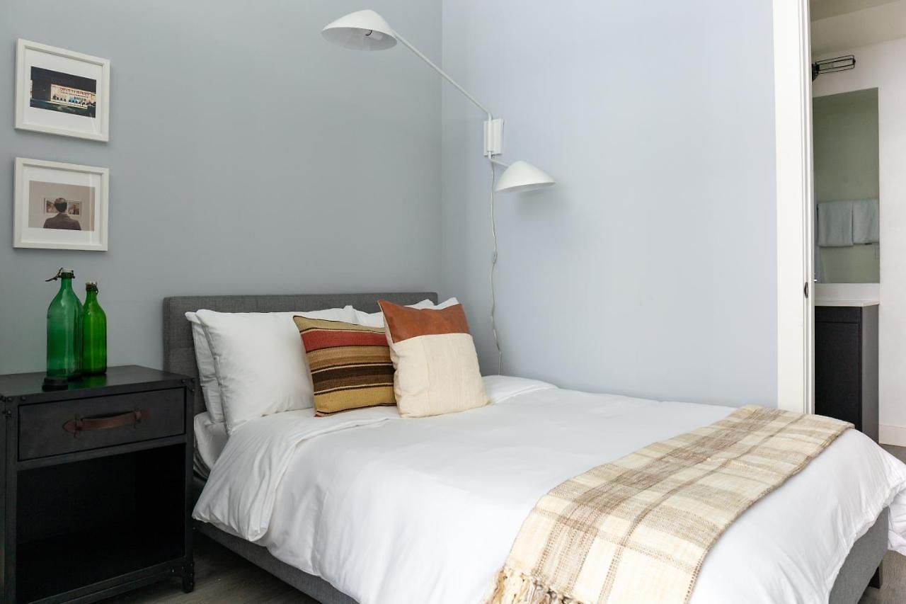 The Plymouth Deluxe Suites By Sonder Aparthotel Chicago