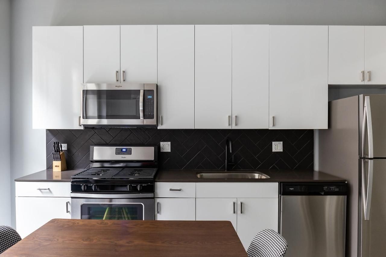 The Plymouth Deluxe Suites By Sonder * Chicago