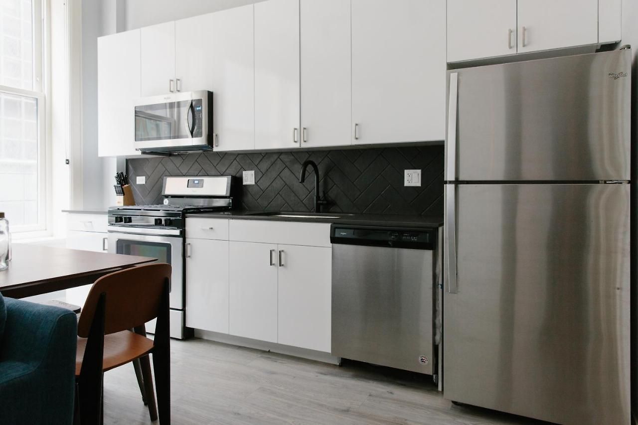 The Plymouth Deluxe Suites By Sonder Chicago