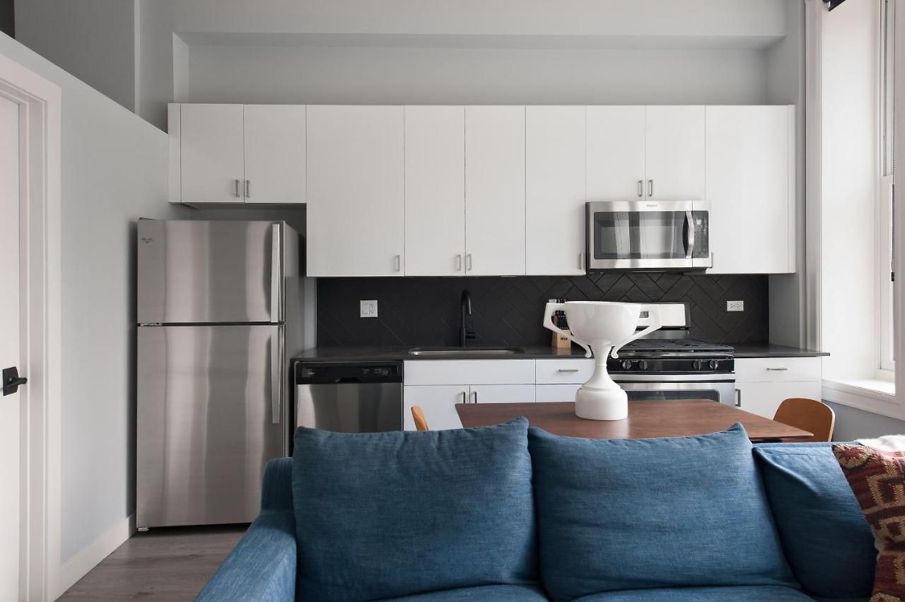 The Plymouth Classic Suites By Sonder Aparthotel Chicago