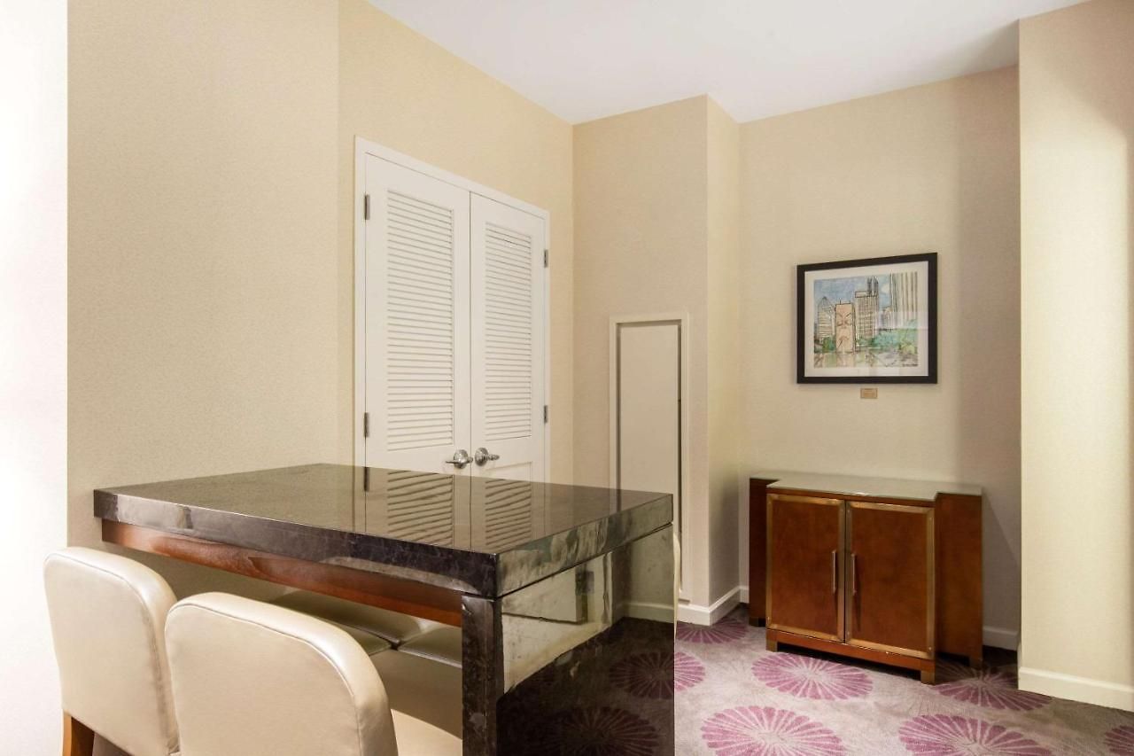 The Collection Magnificent Mile Hotel 4*
