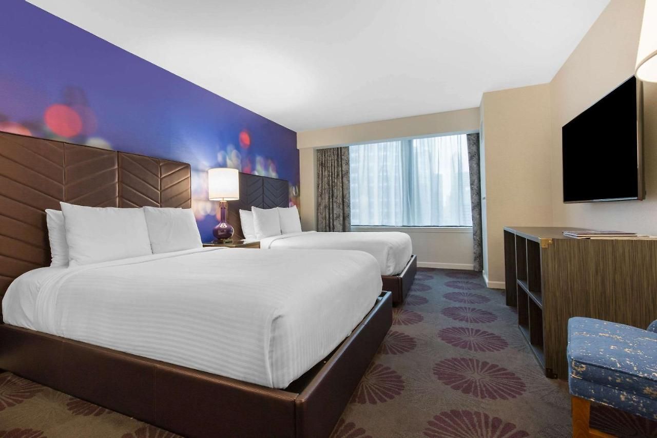 The Collection Magnificent Mile 4*