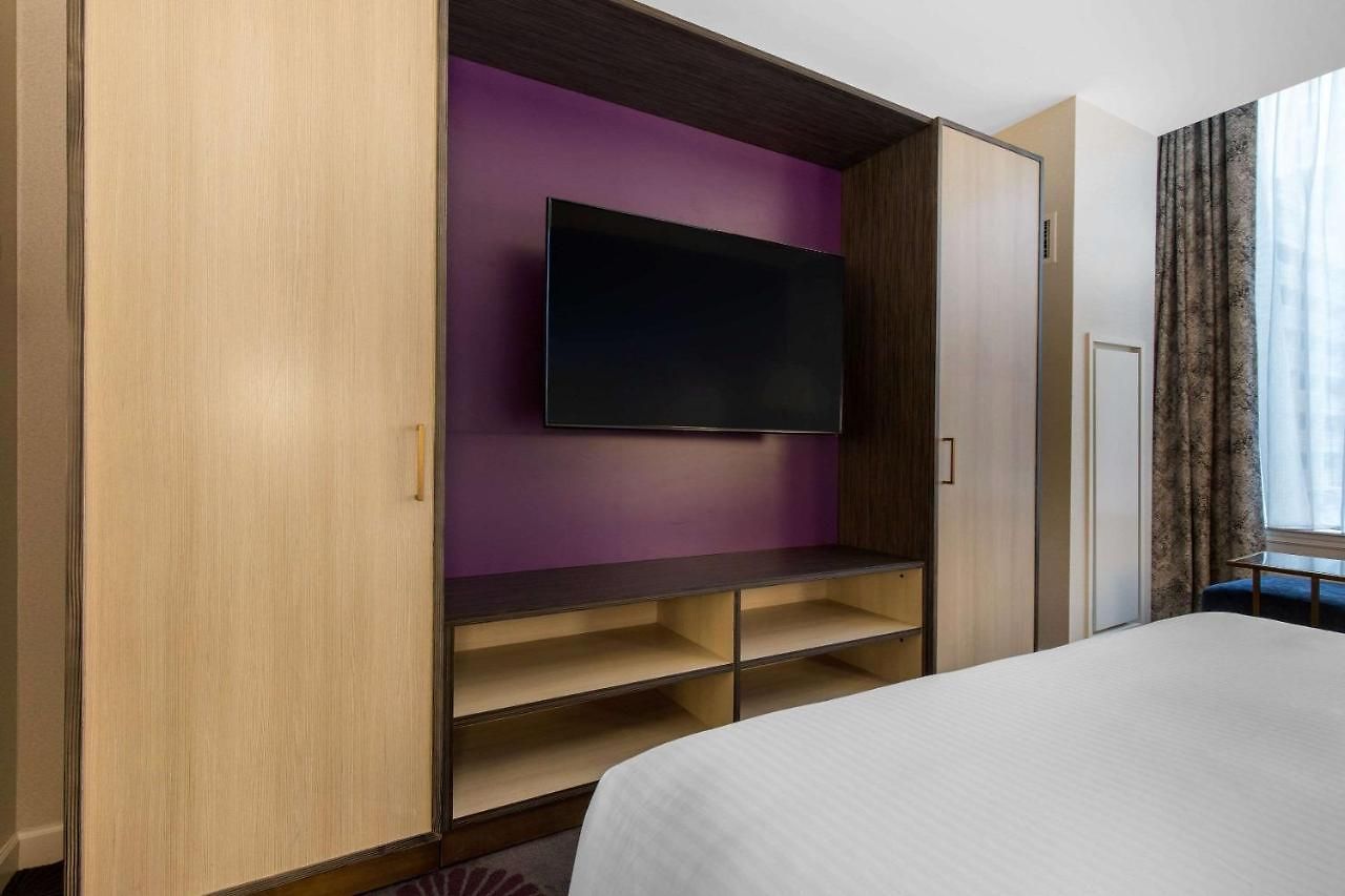 The Collection Magnificent Mile 4*