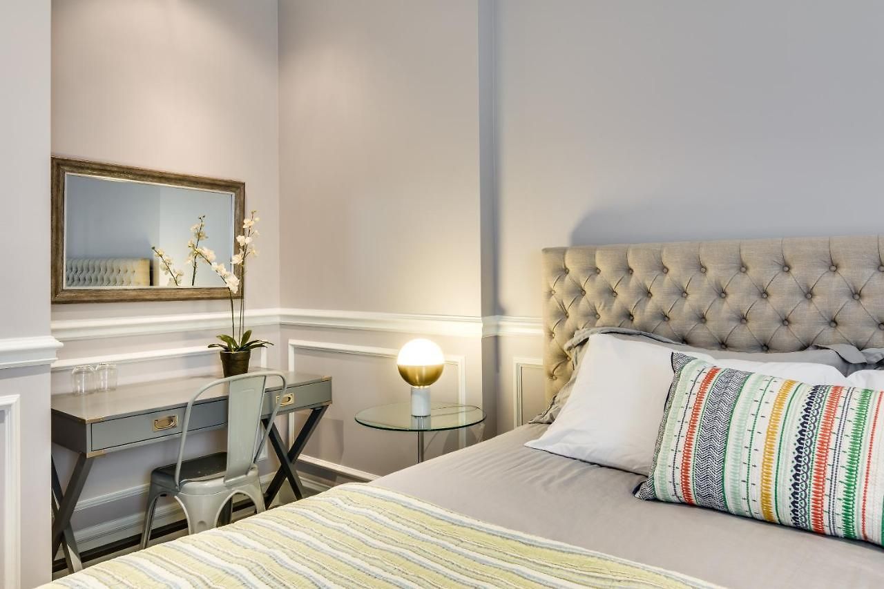 The Golden Arm (adults Only) 2* Chicago