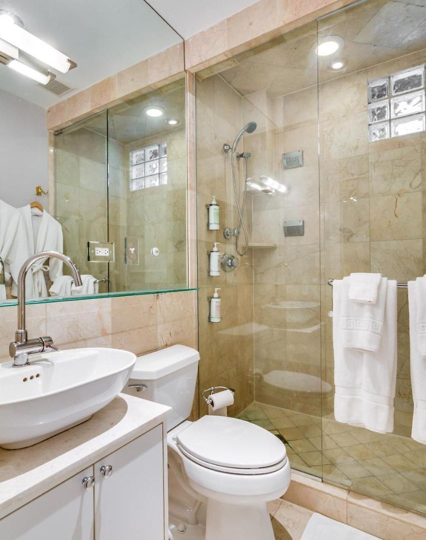 The Golden Arm (adults Only) 2* Chicago