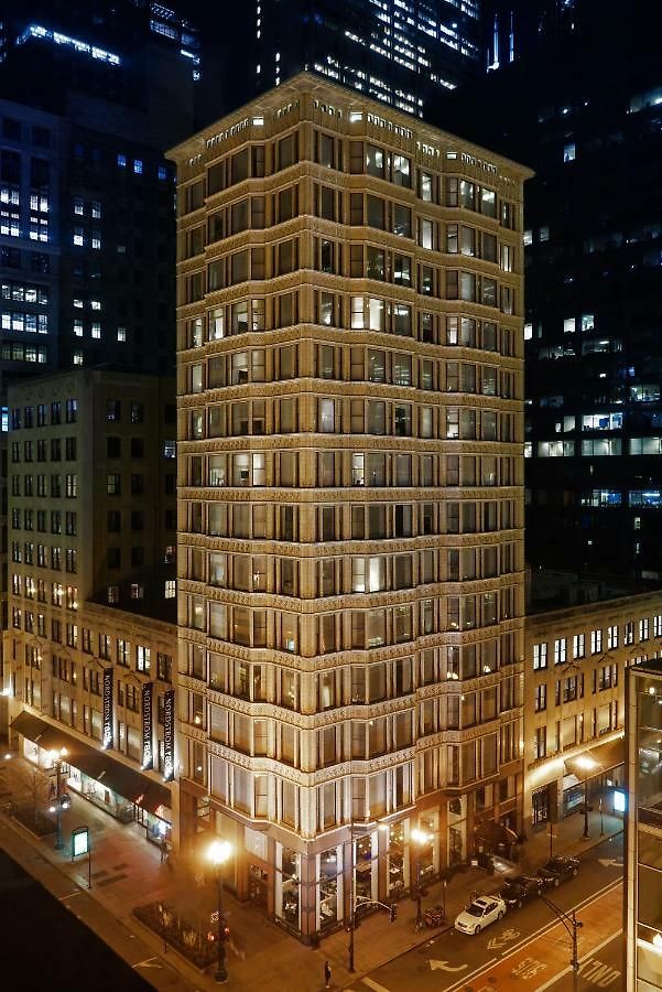 Staypineapple, An Iconic Hotel, The Loop 4* Chicago