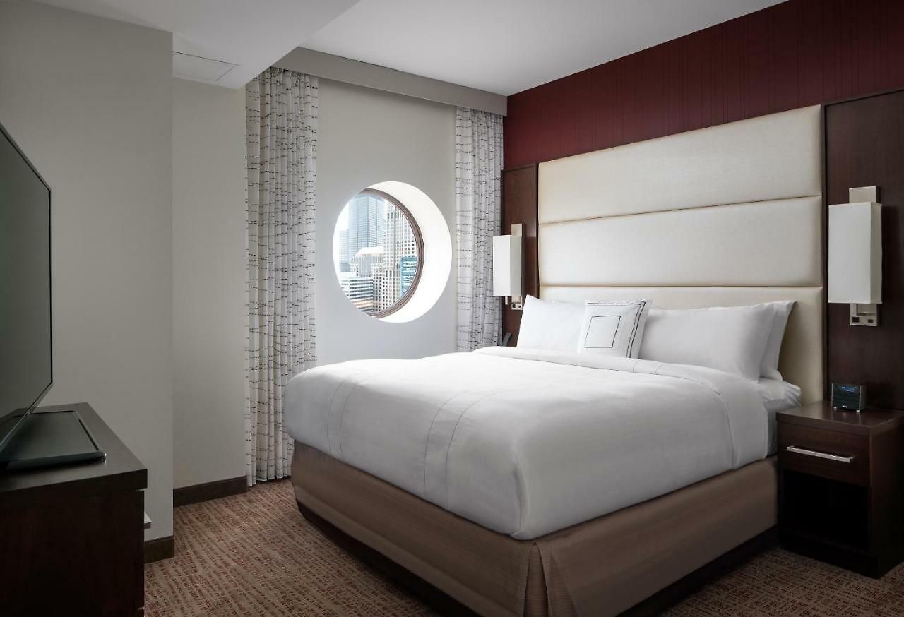 By Marriott Downtown/loop Chicago