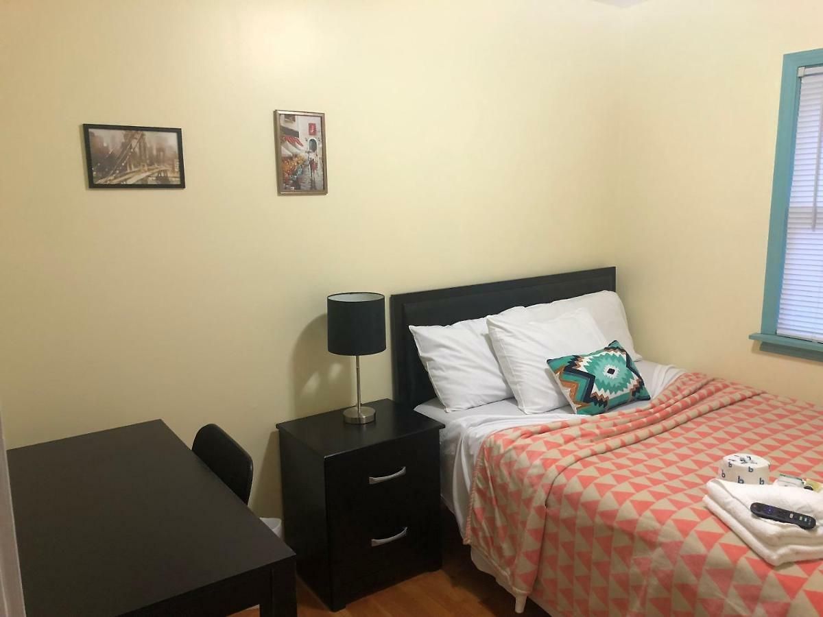 Homestay Hollywood Llc