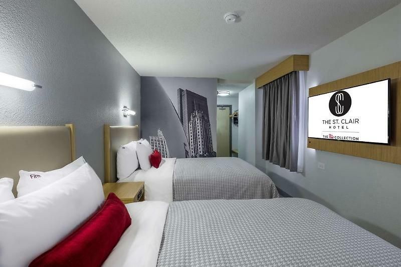 Saint Clair - Magnificent Mile Hotel 4*