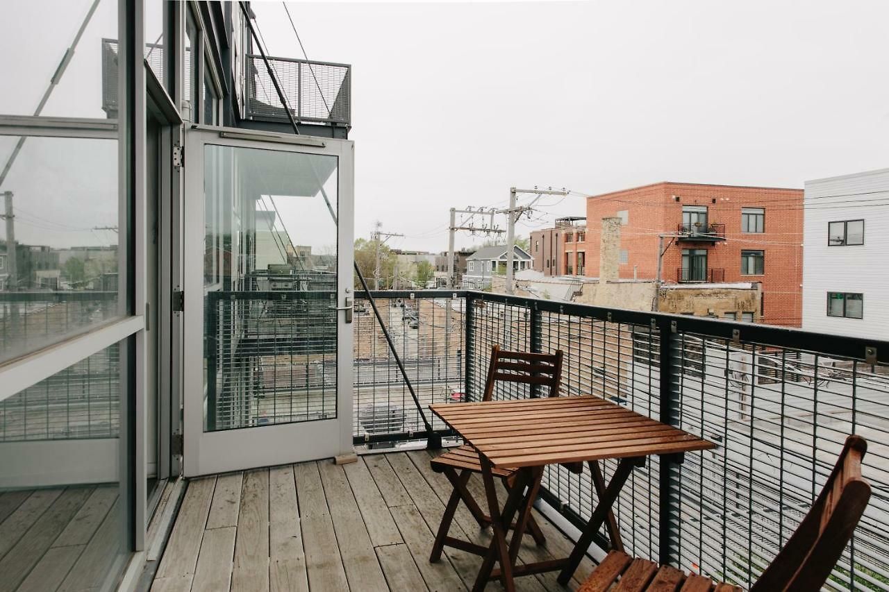 Aparthotel Sonder — Wrightwood Park