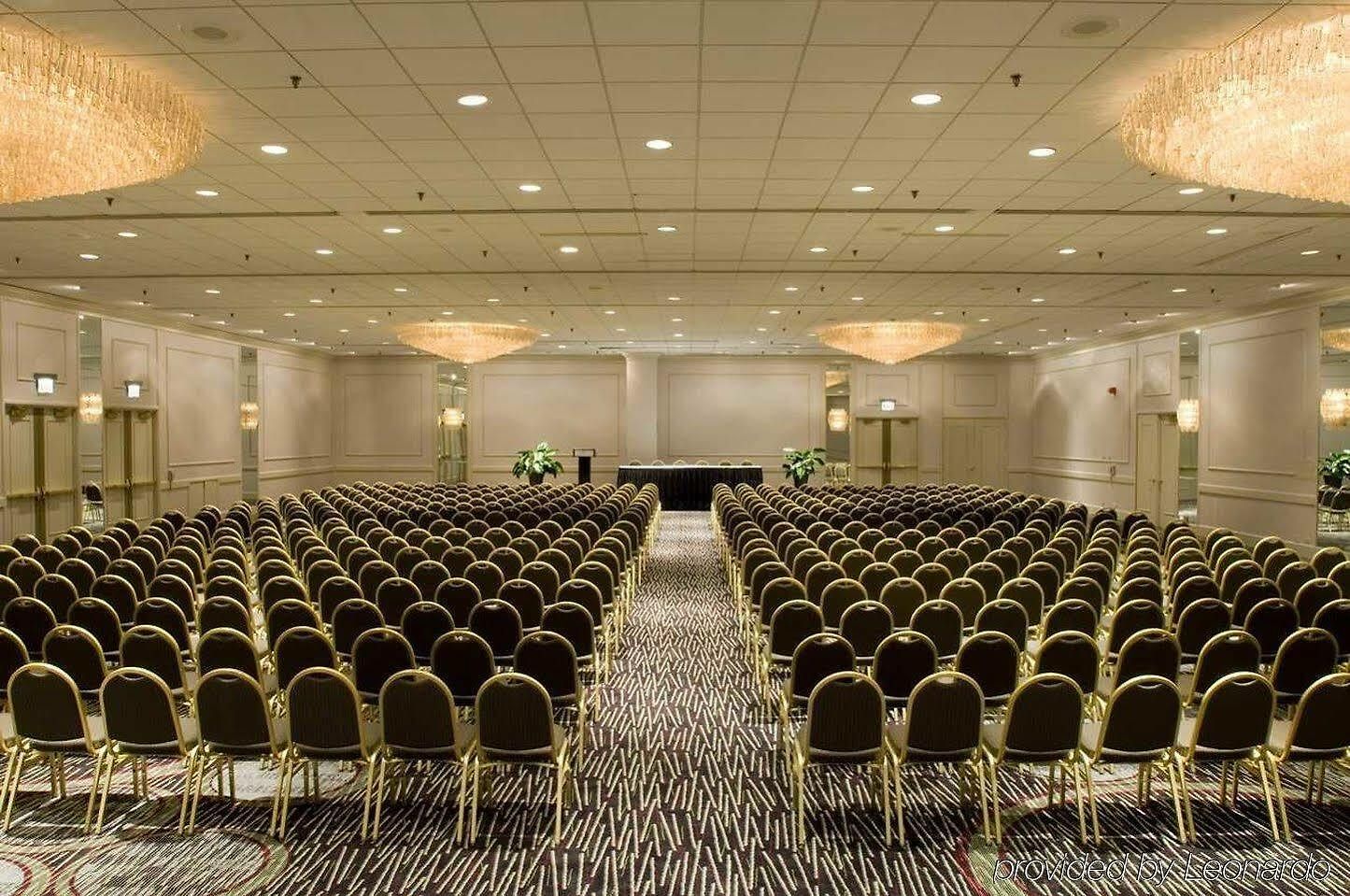 Doubletree By Hilton Magnificent Mile Hotel 4*