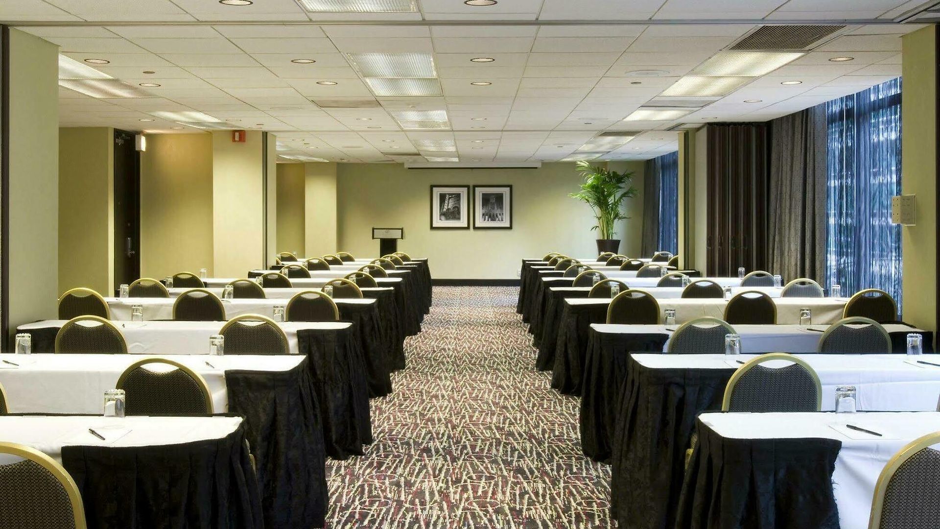 Doubletree By Hilton Magnificent Mile Chicago