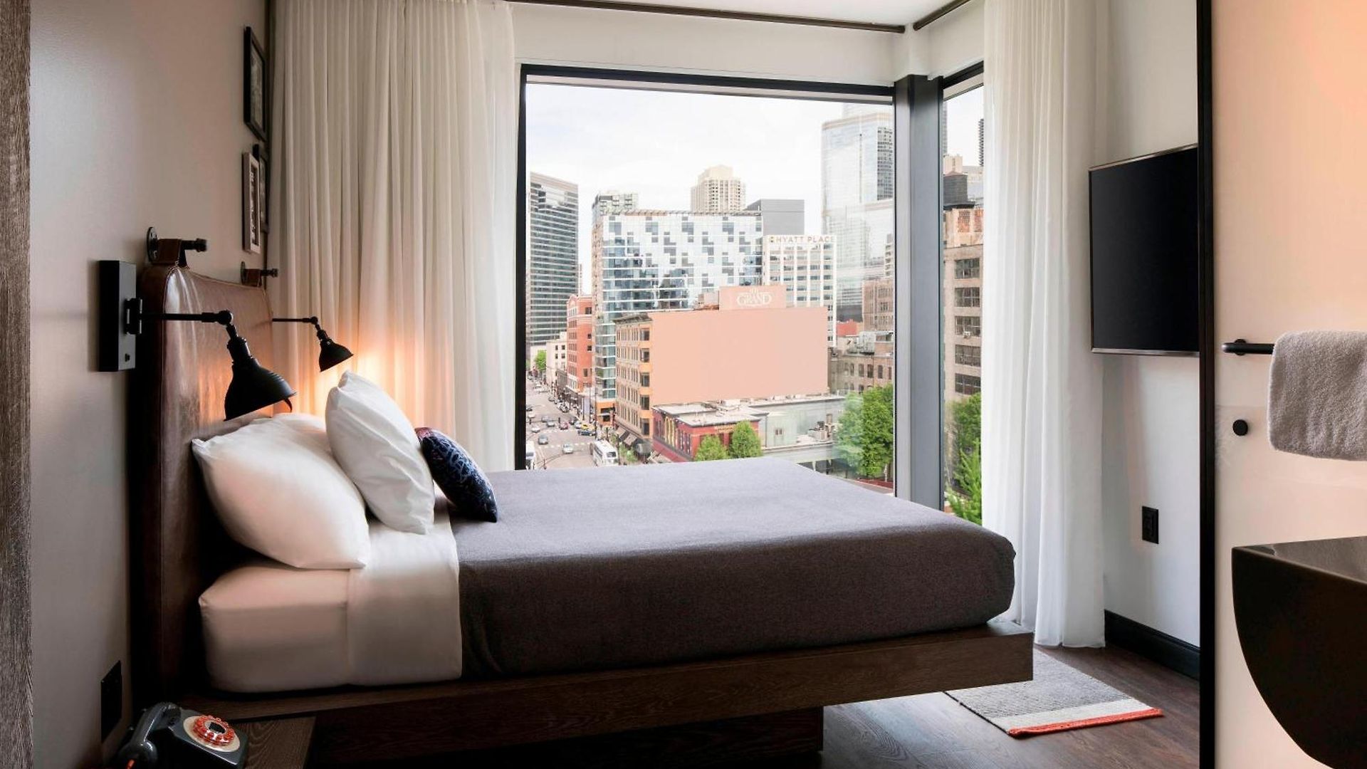 Moxy Downtown Hotel