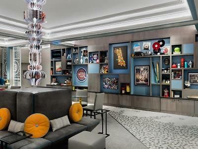 Versey Lincoln Park Hotel
