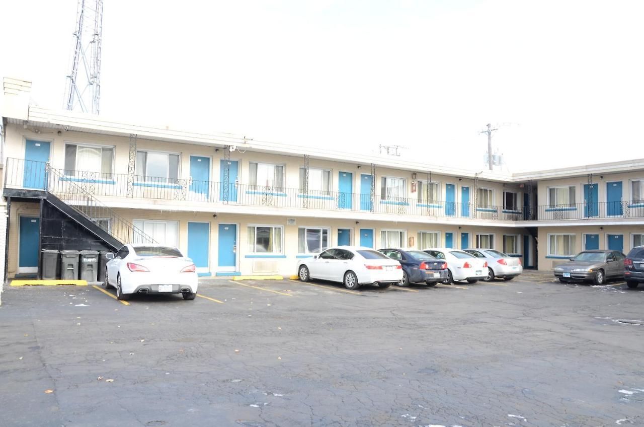 Aloha Motel 2*
