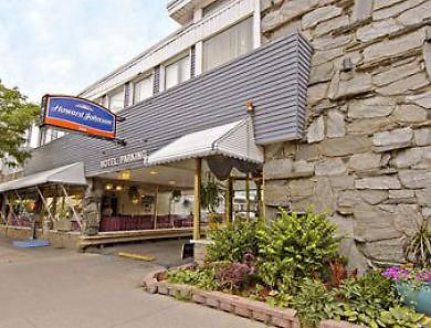 Howard Johnson - * Chicago