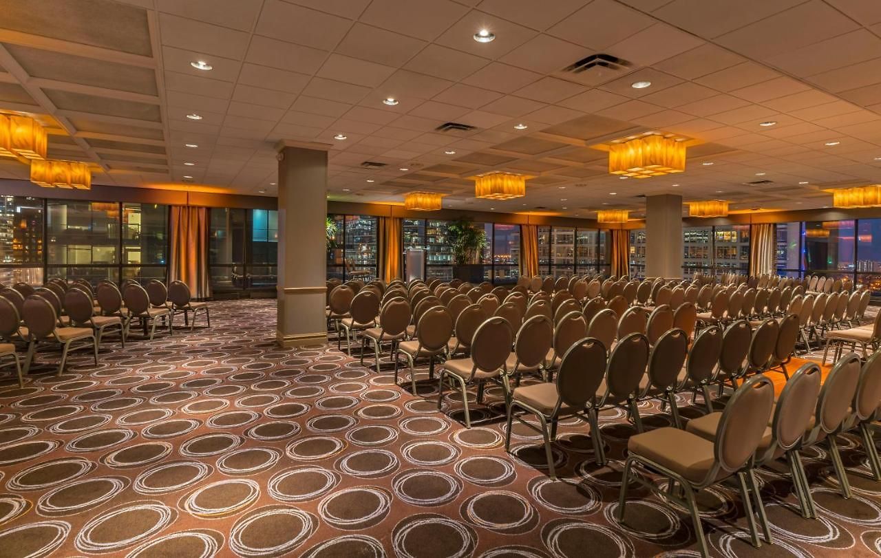 Hotel Mart Plaza River North, An Ihg 4*