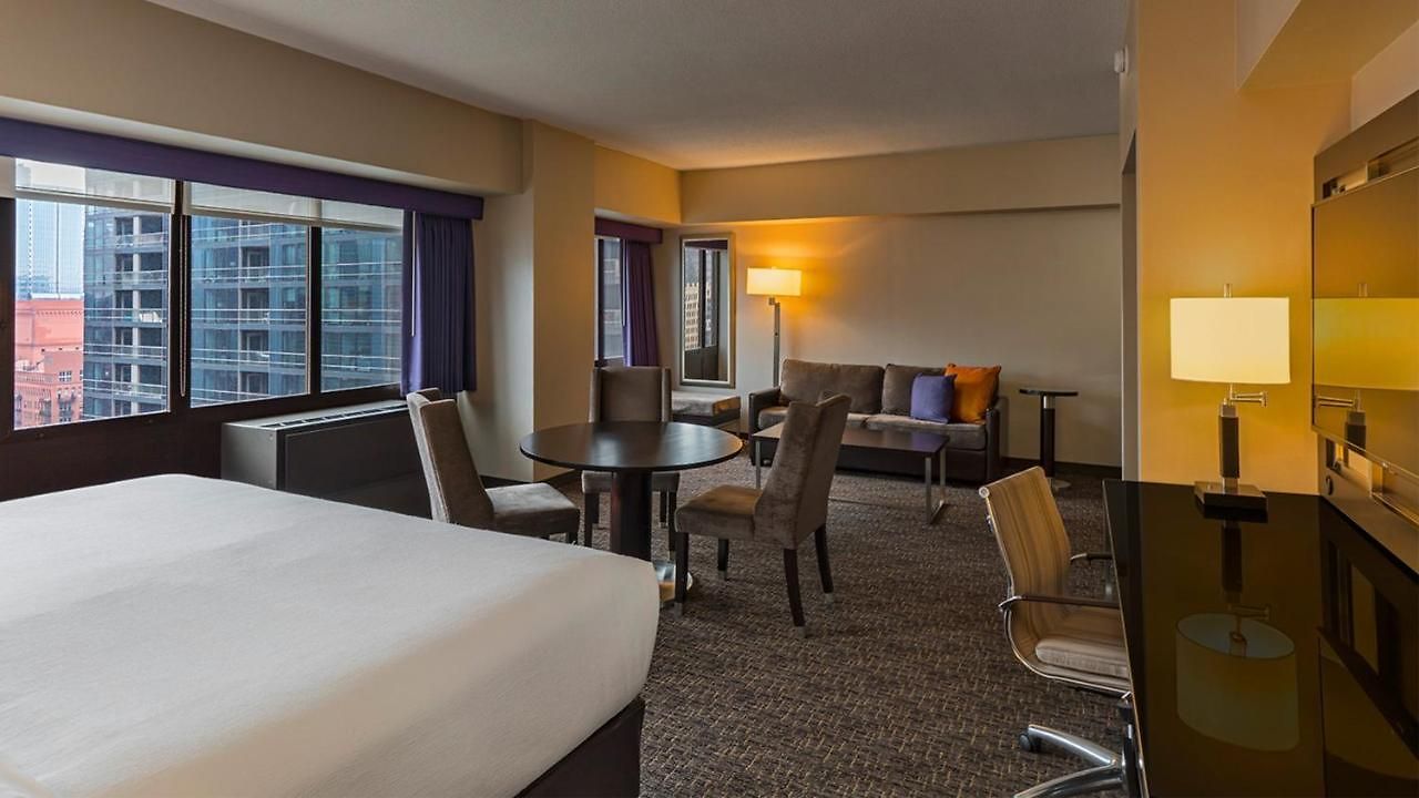 Hotel Mart Plaza River North, An Ihg 4*