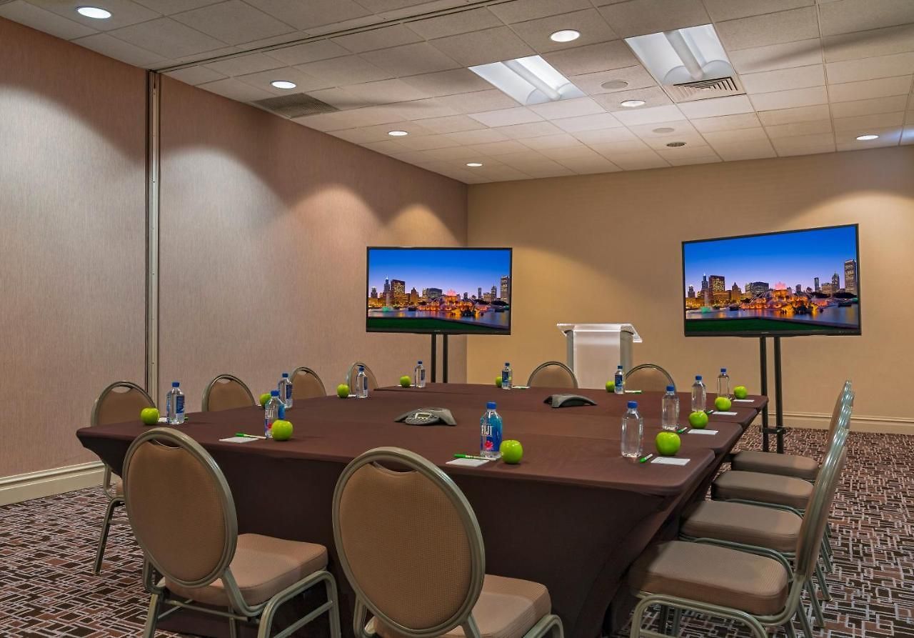 Mart Plaza River North, An Ihg 4* Chicago