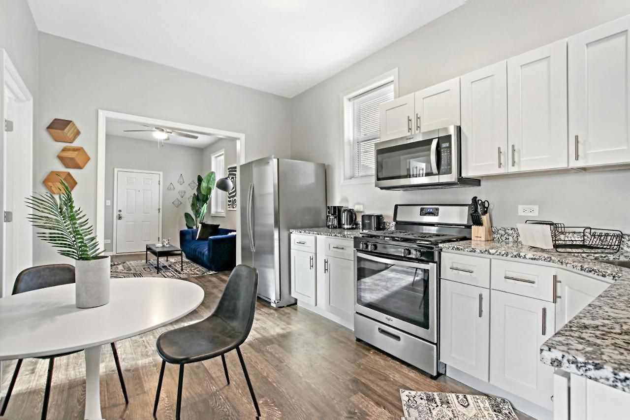 Trendy & Insta-worthy 2br - Kimball Rep * Chicago