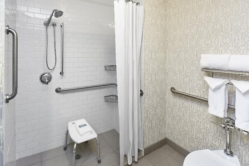 Express - Magnificent Mile By Ihg Hotel 3*