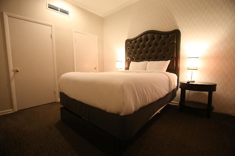 Selina Hotel 3*