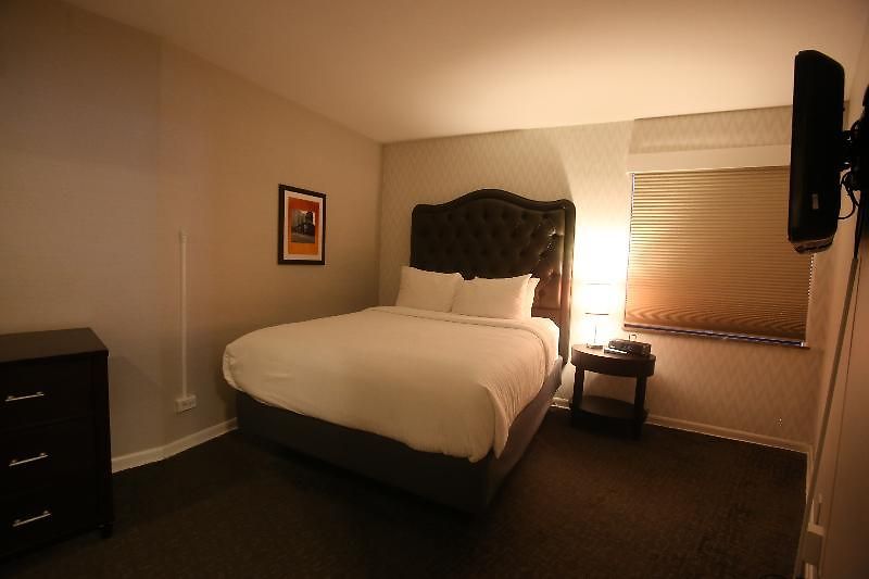 Selina Hotel 3*