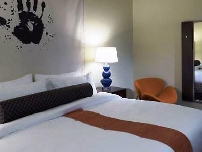 Acme Chicago, Outset Collection By Hilton