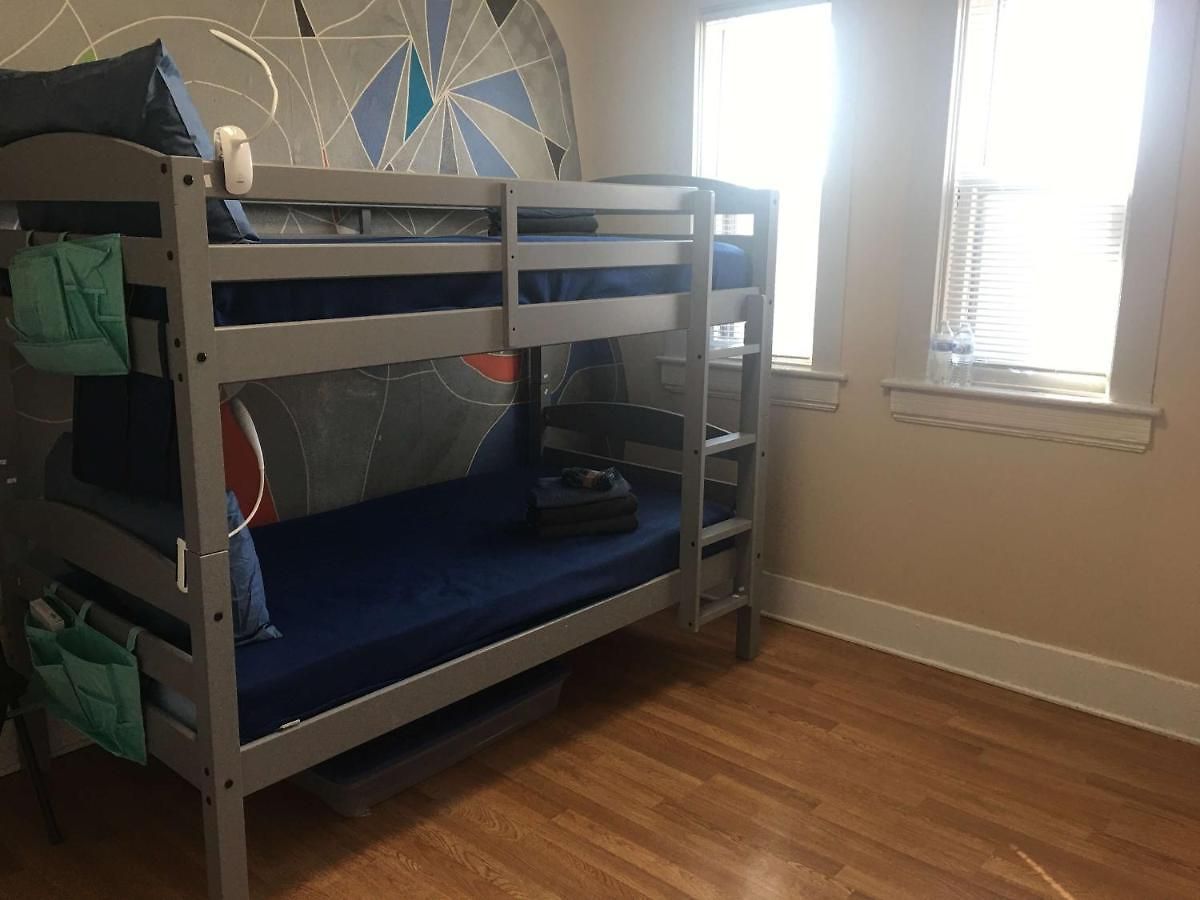 Hostel Male One Bunk Historic Pullman $450 Per Month, Free Wifi