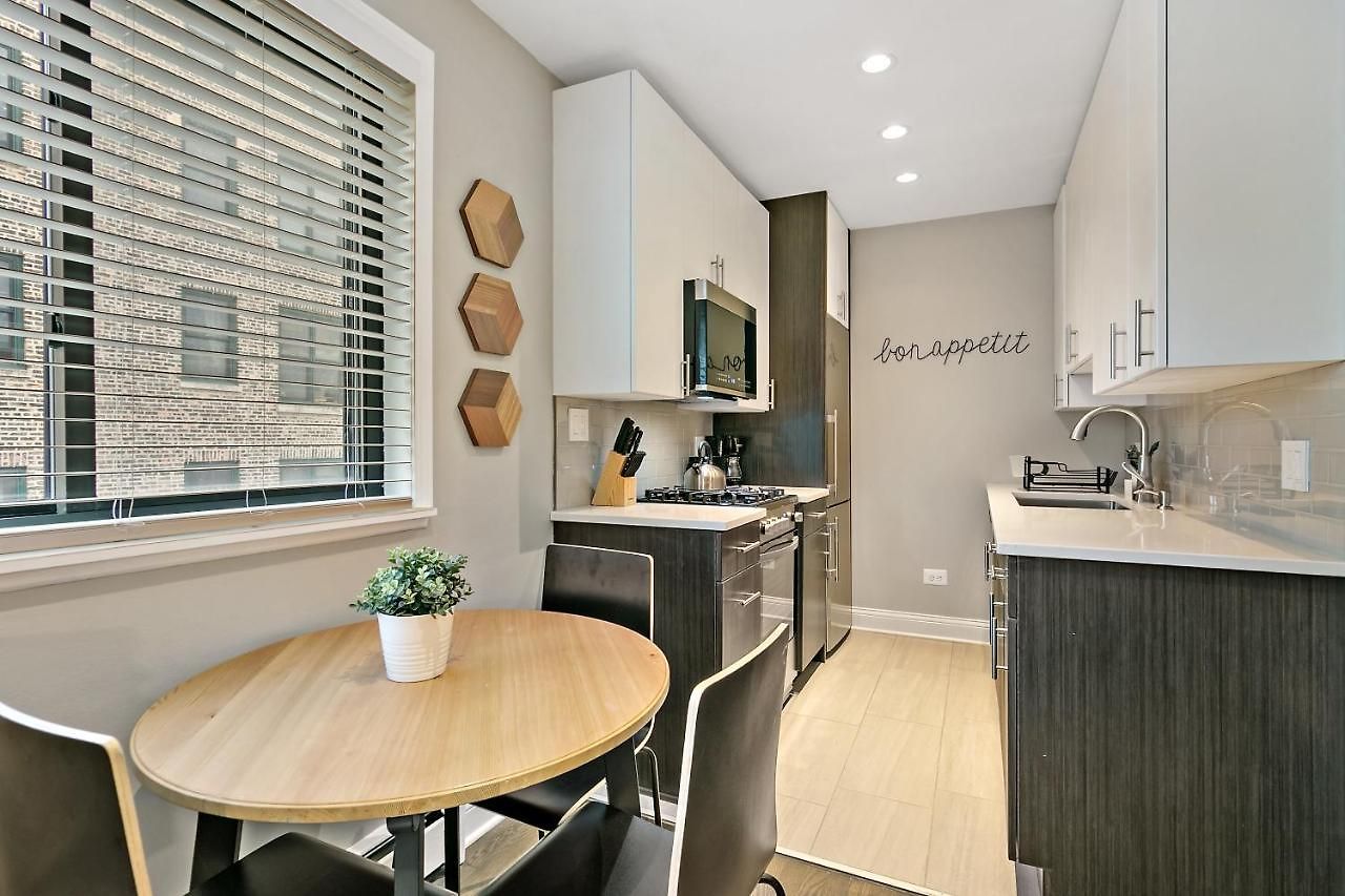 In Close To Boystown - Oakdale 204 Rep Apartment *