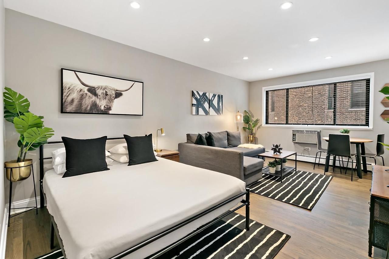 In Close To Boystown - Oakdale 204 Rep *