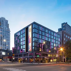 Moxy Chicago Downtown