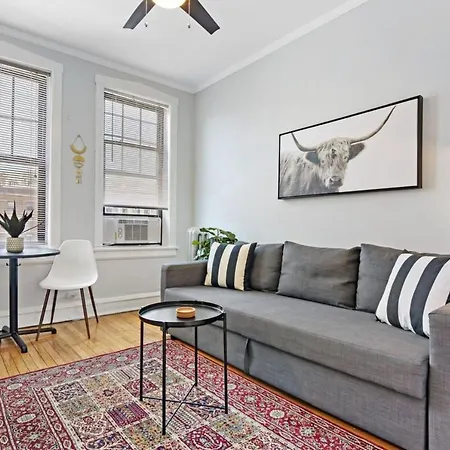 1br Modern Close To Shops & Restaurants - Belmont C6 *