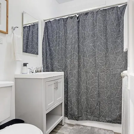 Apartment 1br Modern Close To Shops & Restaurants - Belmont C6