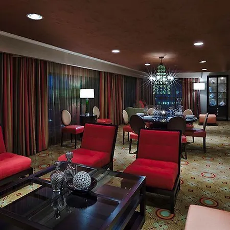 Marriott Downtown Magnificent Mile Hotel
