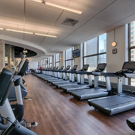 Marriott Downtown Magnificent Mile 4*