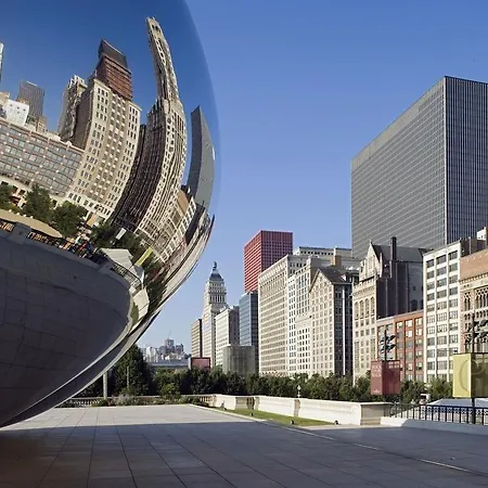 Hotel The Westin Michigan Avenue 4*