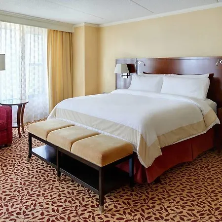 Courtyard By Marriott At Medical District-uic Hotel 3*