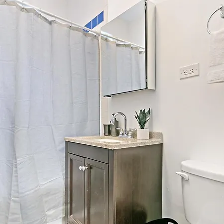 Captivating 1br With Full Kitchen - Belmont I4 Apartment Chicago