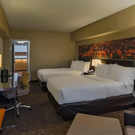 Mart Plaza River North, An Ihg 4*
