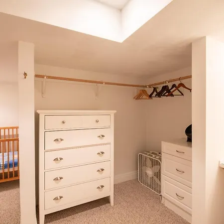 Apartment Chicago On Newport Chicago