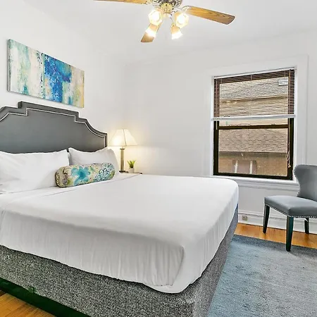 Apartment Furnished 1br With Natural Light & King Beds - Larchmont Rep *