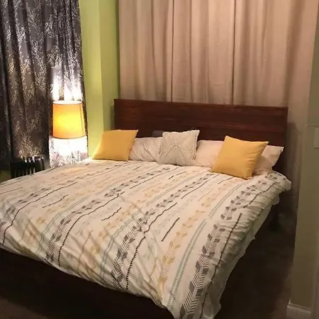 The Greenleaf House Bed & Breakfast