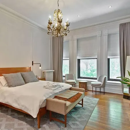 Historic Luxury Townhouse In Downtown *