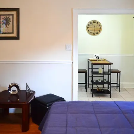 Apartment Cozy Near Wrigley Field And Boystown Chicago