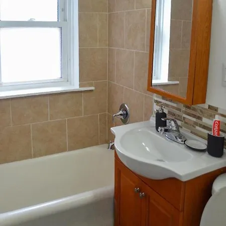 Cozy Near Wrigley Field And Boystown *
